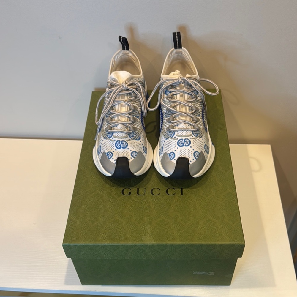 Gucci running sneakers